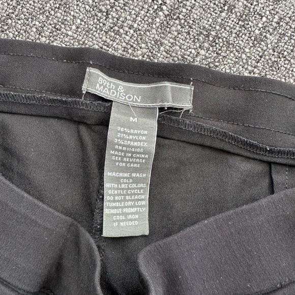 Black Stretch Capri Pants - Picture 3 of 4